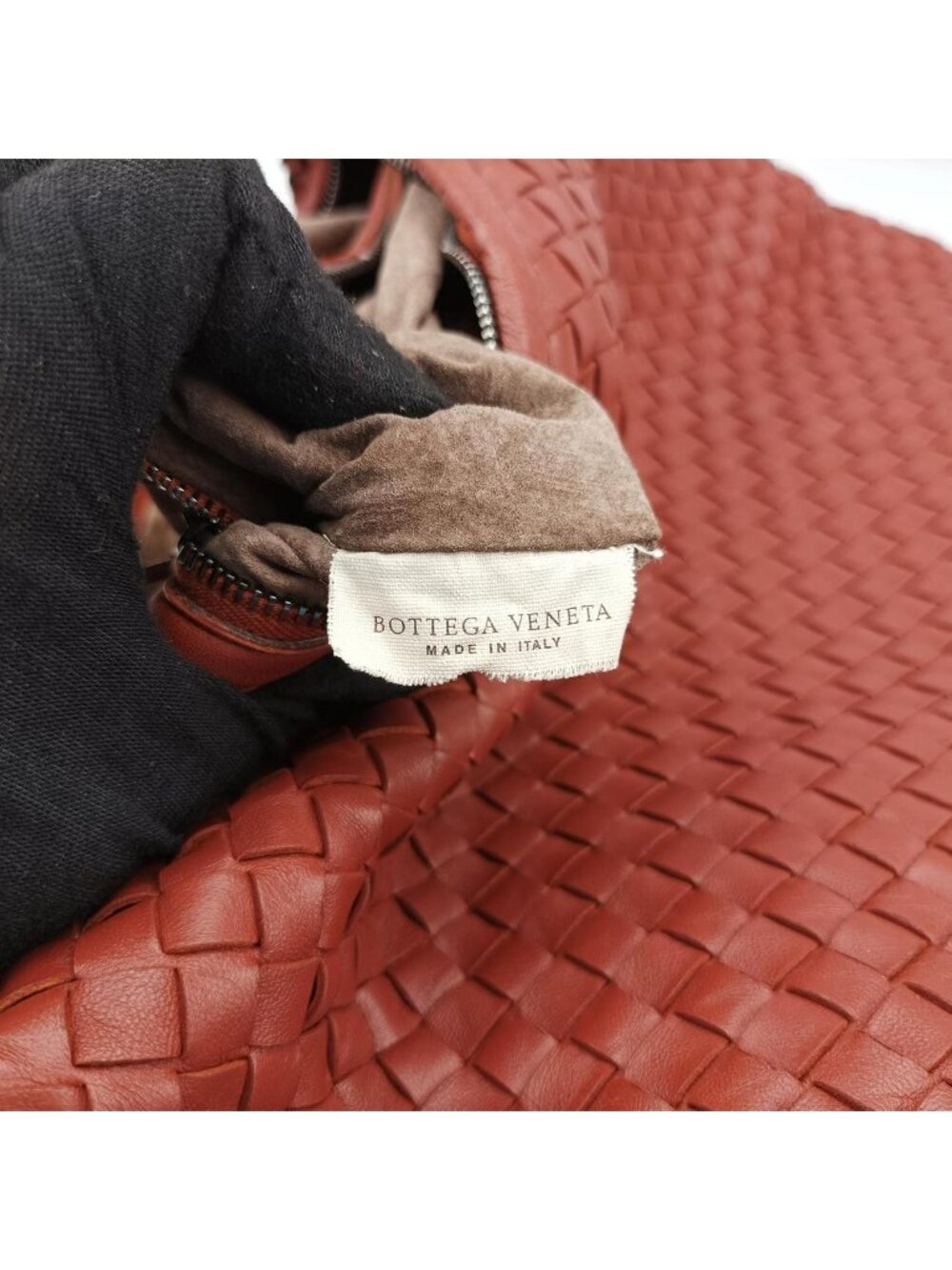 Bottega Veneta Intrecciato Red Lambskin Handbag - Picture 11 of 15
